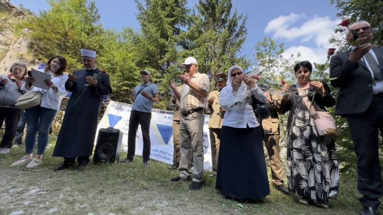 Muftija travnički prisustvovao obilježavanju 31. godišnjice svirepog strijeljanja 224 logoraša na Korićanskim stijenama