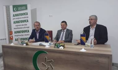Tribina „Uloga vakufa u očuvanju islamske tradicije Bošnjaka“ u Vitezu