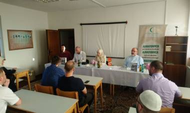 Promocija knjige "Stotinu i jedno prisjećanje - tradicija Bošnjaka na području općina Jajce, Jezero i Šipovo"