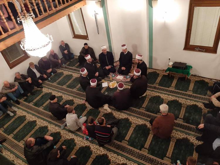 Mevludski program u mesdžidu na Skradnu