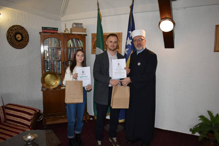  Dodjeljene nagrade i priznanja za pobjednike 1. međunarodnog takmičenja “Pod nebom vedre vjere” s područja Muftijstva travničkog