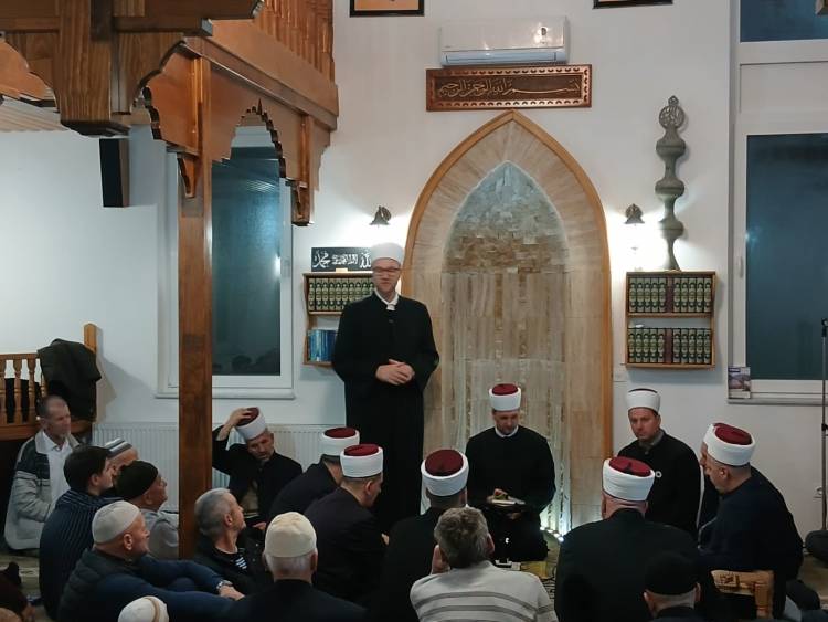 U Putišu (Stara džamija) održan centralni mevlud povodom Lejletul Mi'radža