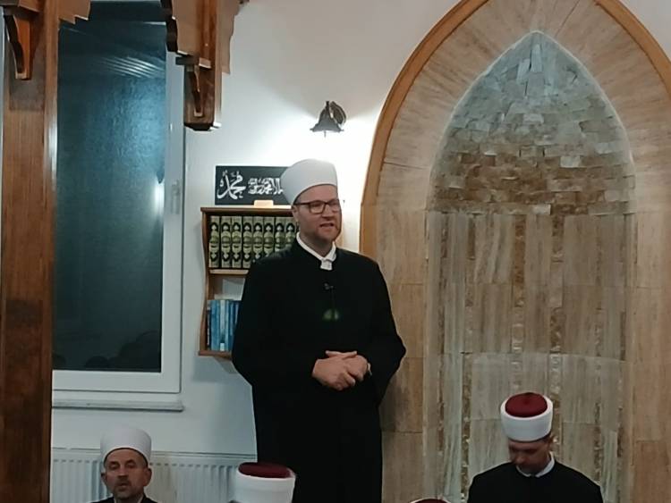 U Putišu (Stara džamija) održan centralni mevlud povodom Lejletul Mi'radža